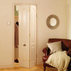 2 Panel Primed White Woodgrain Effect Internal Bi-fold Door Set, (H)1950mm (W)595mm -WoodDepot Shop 2 panel primed white woodgrain effect internal bi fold door set h 1950mm w 595mm03165300 04bq