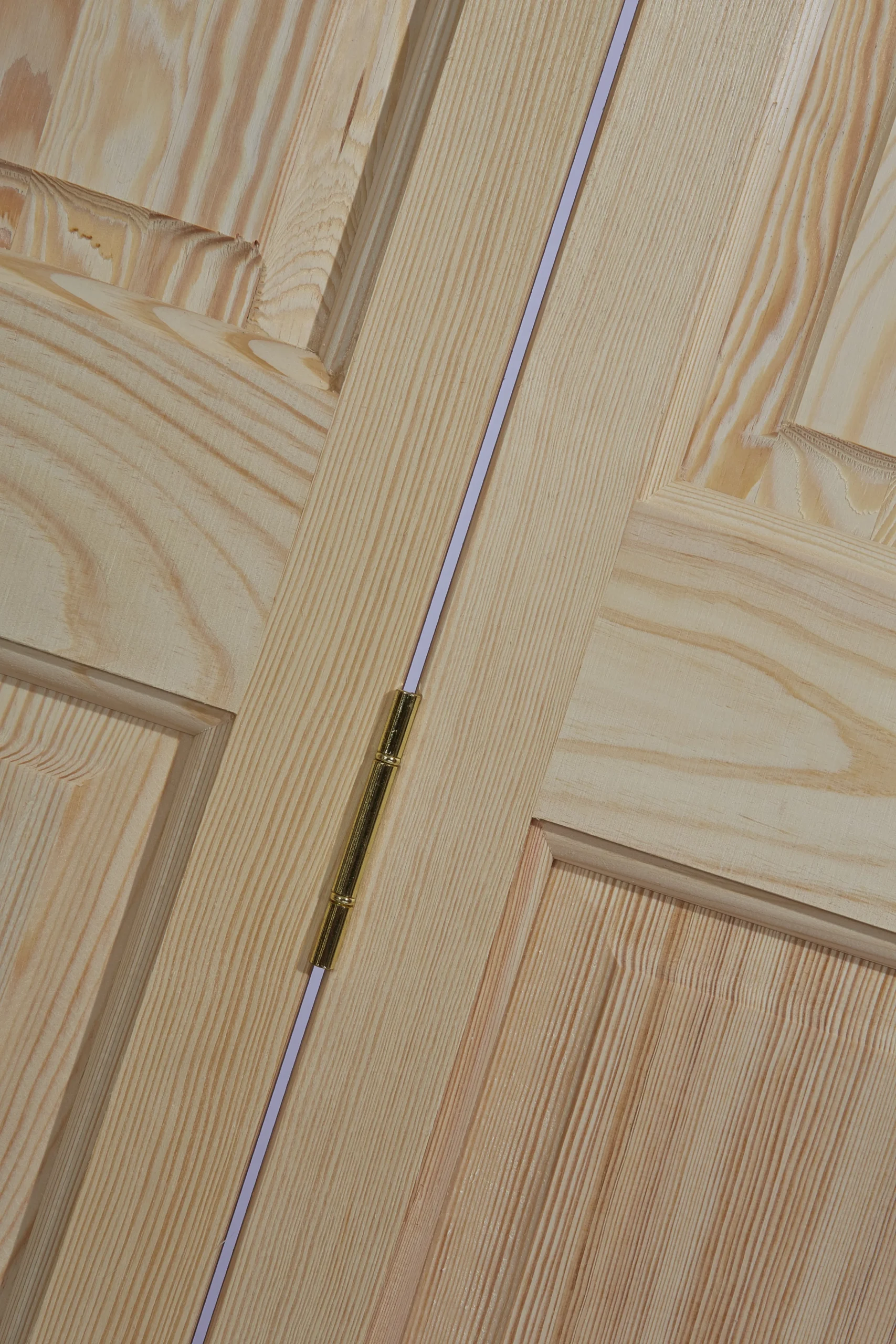 4 Panel Clear Pine Internal Bi-fold Door Set, (H)1945mm (W)675mm 7 4 Panel Clear Pine Internal Bi-fold Door Set, (H)1945mm (W)675mm - Image 5