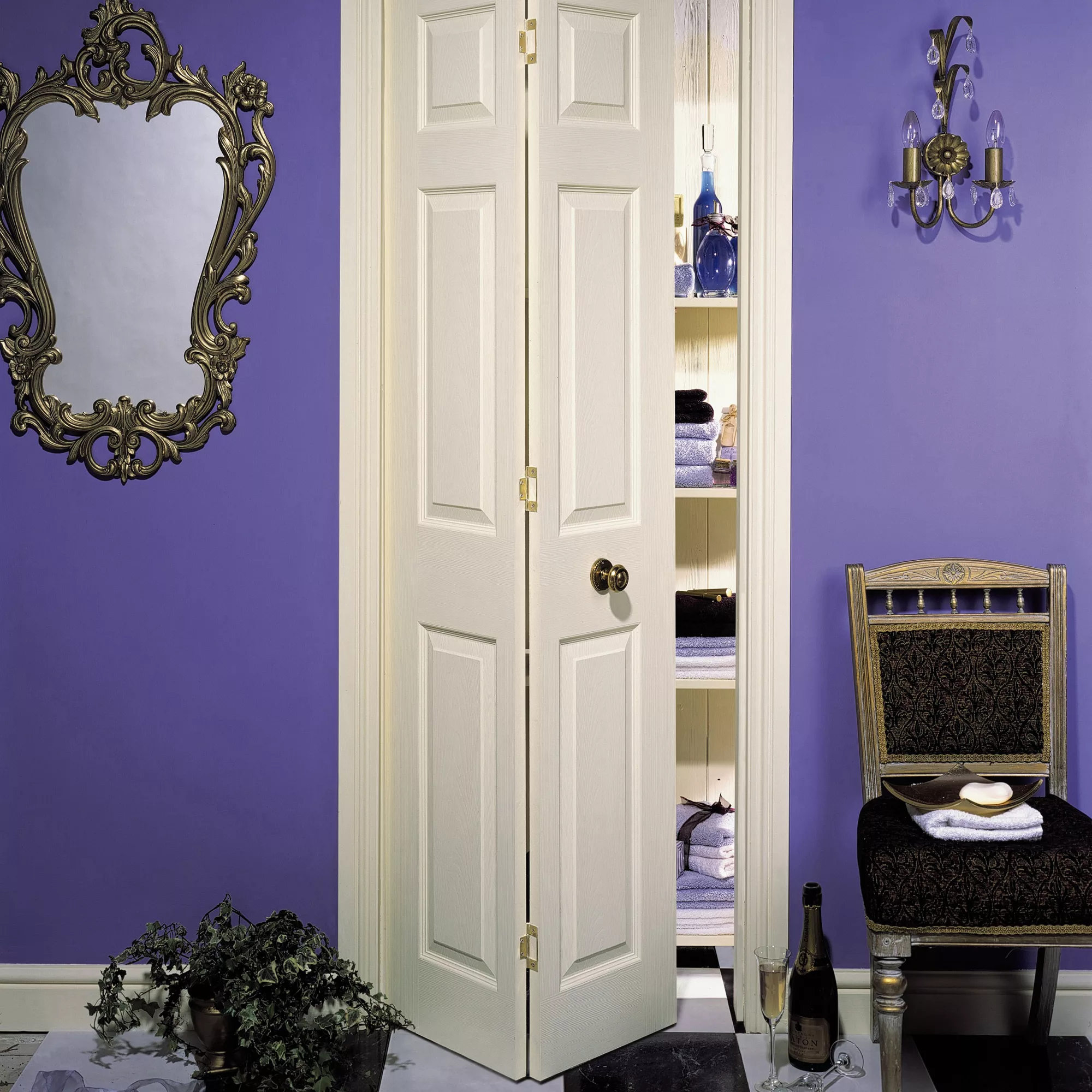 6 Panel Primed White Woodgrain Effect Internal Bi-fold Door Set, (H)1950mm (W)595mm 6 6 Panel Primed White Woodgrain Effect Internal Bi-fold Door Set, (H)1950mm (W)595mm - Image 4