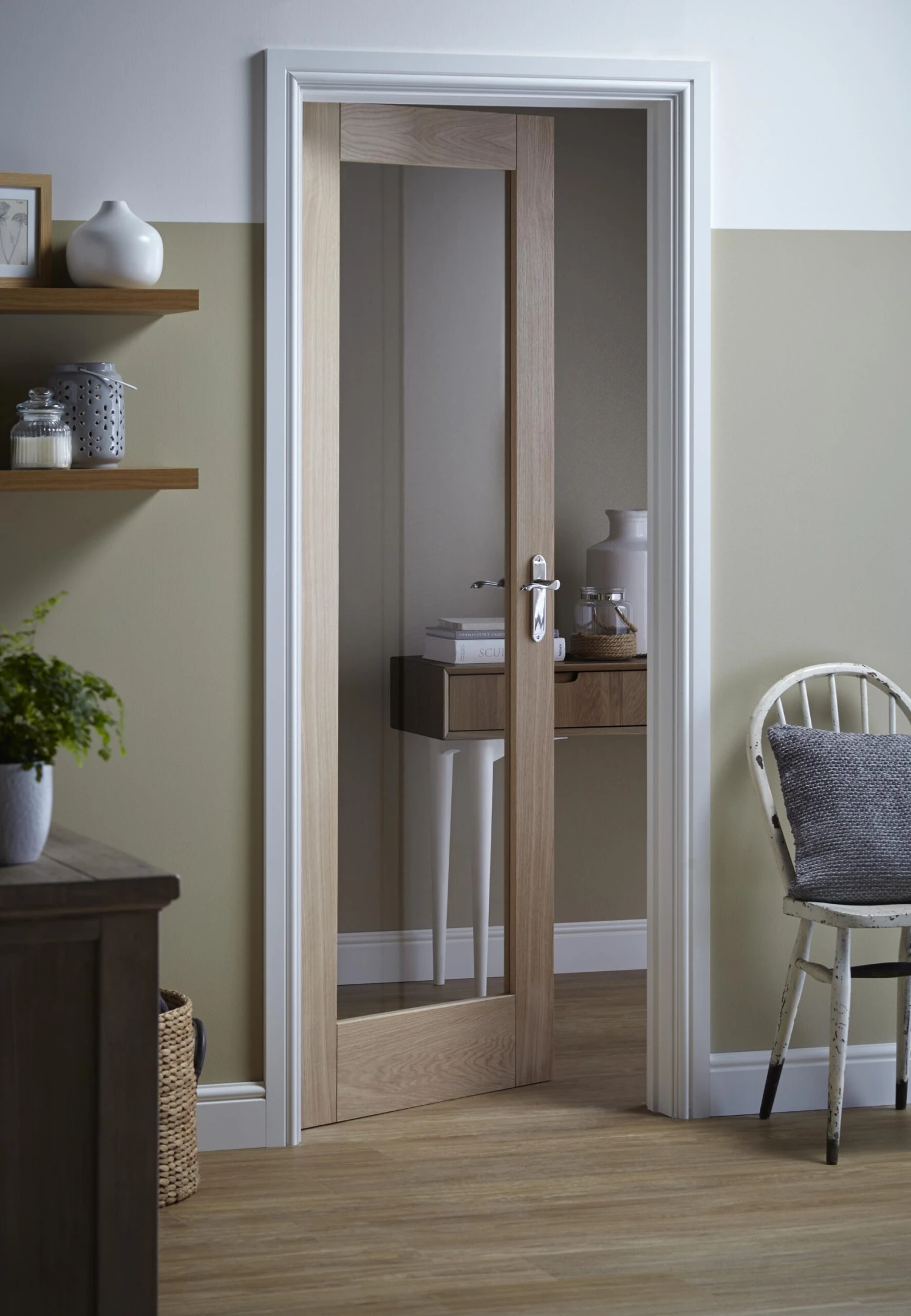 B&Q 1 Panel Glazed Shaker Oak Veneer Internal Door, (H)1981mm (W)762mm (T)35mm 7 B&Q 1 Panel Glazed Shaker Oak Veneer Internal Door, (H)1981mm (W)762mm (T)35mm - Image 5