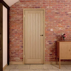 Fully Finished Unglazed Cottage Oak Veneer Internal Door, (H)1981mm (W)762mm (T)35mm -WoodDepot Shop fully finished unglazed cottage oak veneer internal door h 1981mm w 762mm t 35mm5059340235837 05c bq