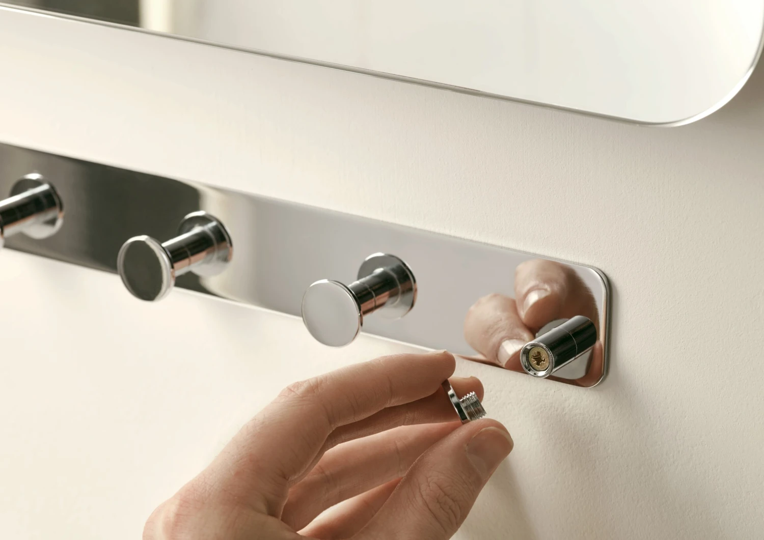 GoodHome Koros Steel 7 Hook Rail, (L)482mm (H)40mm 8 GoodHome Koros Steel 7 Hook Rail, (L)482mm (H)40mm - Image 6