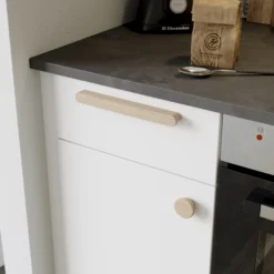 GoodHome Serrano Oak Effect Kitchen Cabinets Pull Handle (L)240mm 13 GoodHome Serrano Oak Effect Kitchen Cabinets Pull Handle (L)240mm -WoodDepot Shop goodhome serrano oak effect kitchen cabinets pull handle l 240mm5059340482460 01i