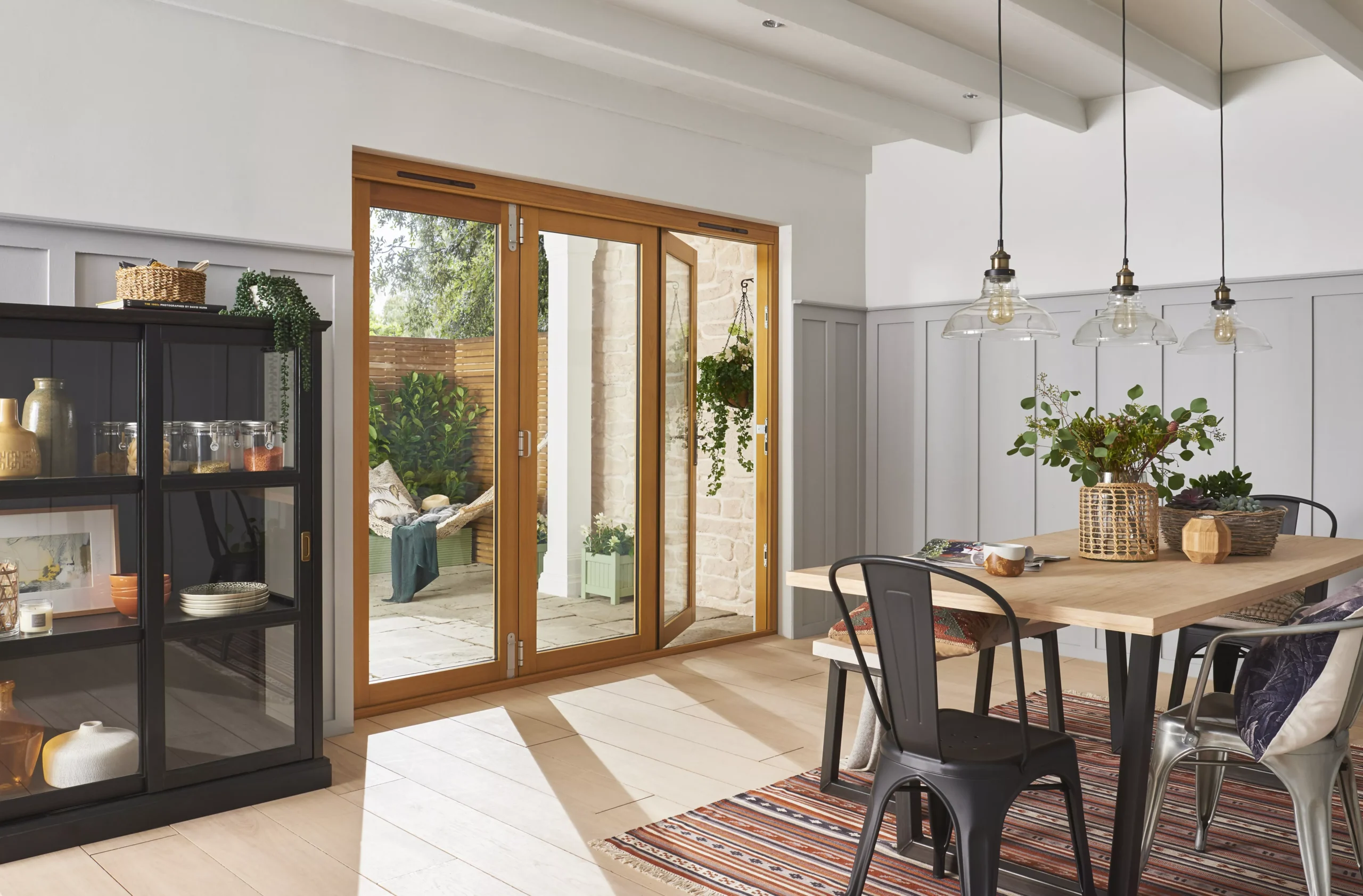 Jeld-Wen Clear Glazed Golden Oak External 4 Kinsley Folding Patio Door, (H)2094mm (W)2994mm 7 Jeld-Wen Clear Glazed Golden Oak External 4 Kinsley Folding Patio Door, (H)2094mm (W)2994mm - Image 5