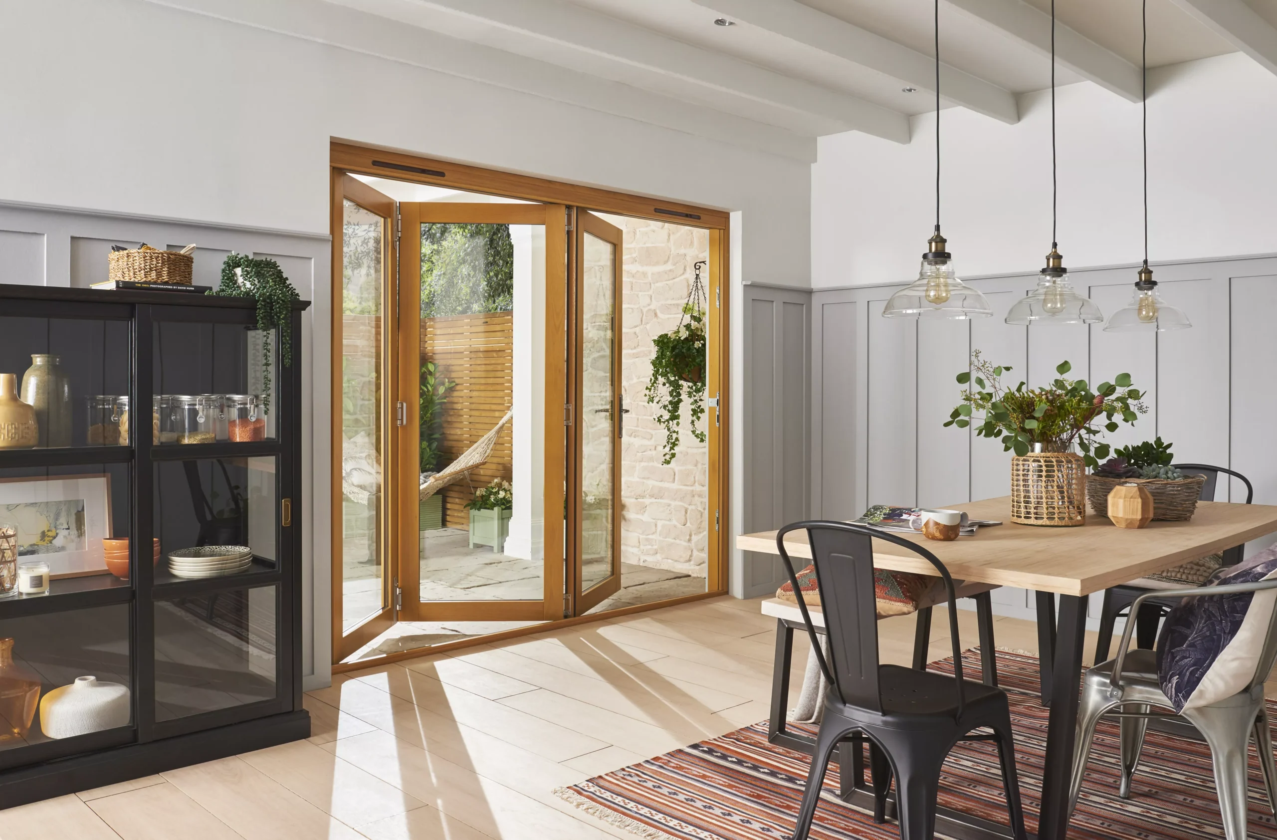 Jeld-Wen Clear Glazed Golden Oak External 4 Kinsley Folding Patio Door, (H)2094mm (W)2994mm 8 Jeld-Wen Clear Glazed Golden Oak External 4 Kinsley Folding Patio Door, (H)2094mm (W)2994mm - Image 6
