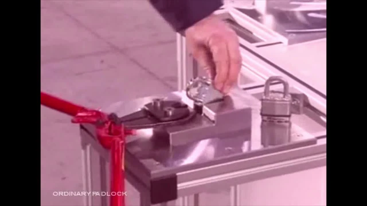 Master Lock Weather Tough Heavy Duty Stainless Steel Metallic Closed Shackle Disc Padlock (W)70mm, Pack Of 2 4 Master Lock Weather Tough Heavy Duty Stainless Steel Metallic Closed Shackle Disc Padlock (W)70mm, Pack Of 2 - Image 2