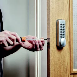 Smith & Locke Grey Zinc Alloy 4-6 Digit Push-button Lock -WoodDepot Shop smith locke grey zinc alloy 4 6 digit push button lock5031913006860 01i