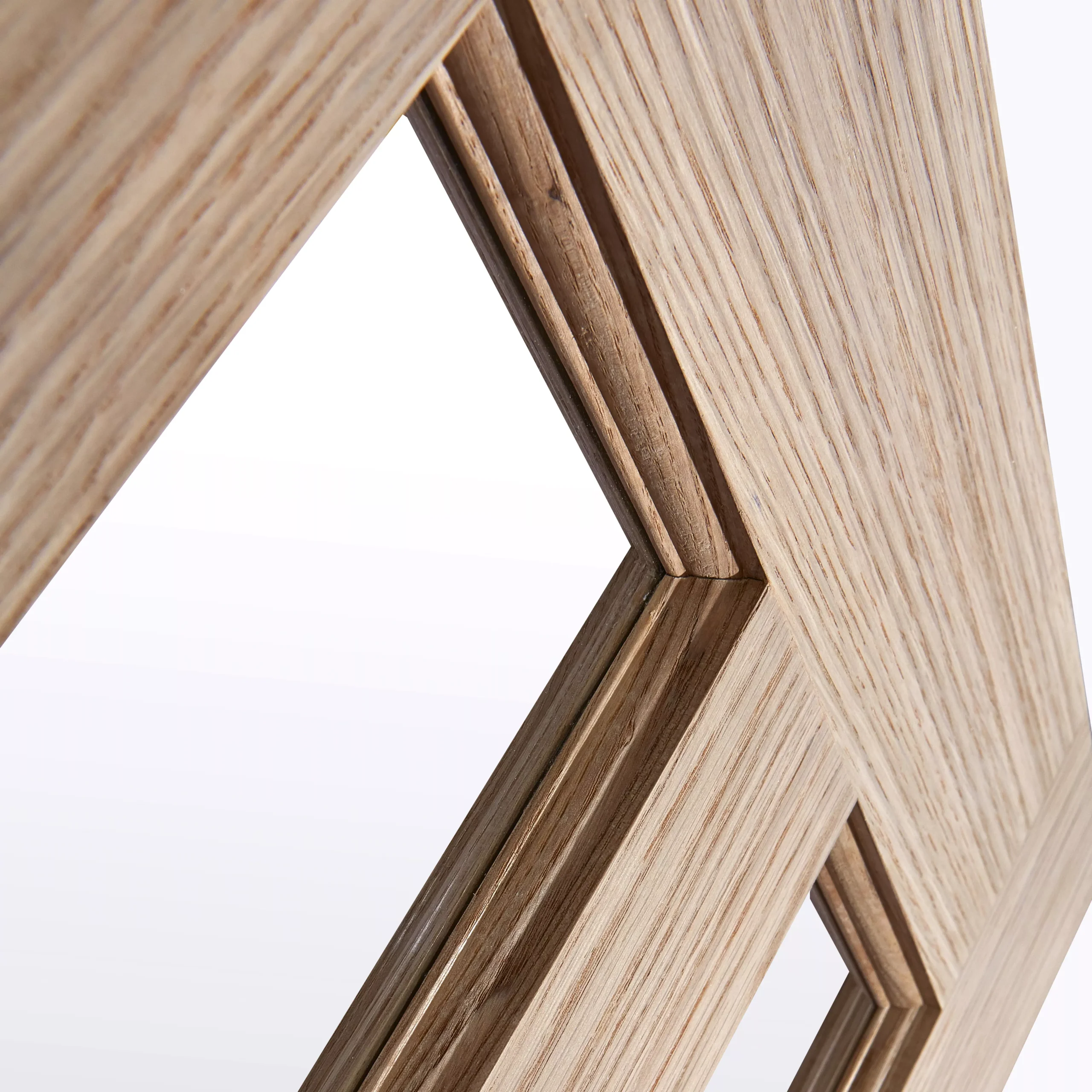 Vertical 3 Panel Frosted Glazed Oak Veneer Internal Door, (H)1981mm (W)686mm (T)35mm 5 Vertical 3 Panel Frosted Glazed Oak Veneer Internal Door, (H)1981mm (W)686mm (T)35mm - Image 3